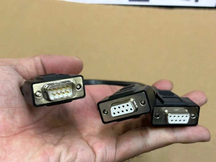 Cáp chia DB9 1 ra 2 0.3m 4 Cáp chia DB9 1 ra 2 0.3m 4