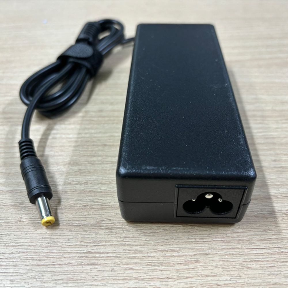 Bộ nguồn sạc laptop Acer 19V-4.74A 90W chân 5.5*1.7mm chính hãng TTA - Phụ Kiện Điện Tử Việt Nam Bộ nguồn sạc laptop Acer 19V-4.74A 90W chân 5.5*1.7mm chính hãng TTA - Phụ Kiện Điện Tử Việt Nam