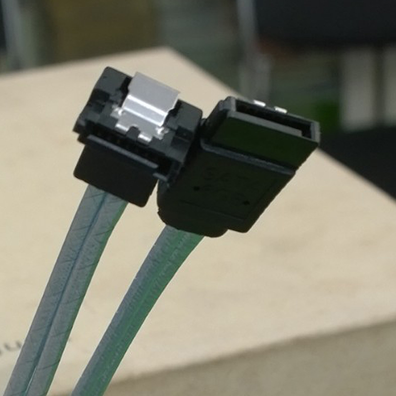 Cáp dữ liệu SATA III 6GB 1 mét 1 đầu thẳng 1 đầu bẻ góc trái - Phụ Kiện Điện Tử Việt Nam cap du lieu sata