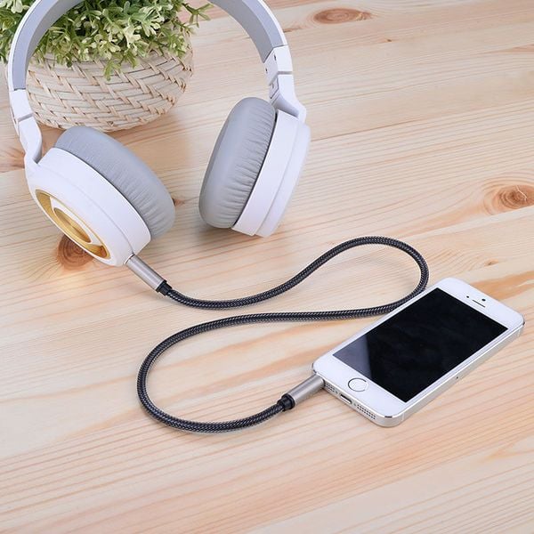 Cáp audio 3.5mm UGREEN mạ vàng 24K 0.5M 1M 1.5M 2M 3M 5M 8M 10M 12M 15M 20M (tròn bọc lưới) - Phụ Kiện Điện Tử Việt Nam Cáp tai nghe 3.5mm kết nối điện thoại với tai nghe beat