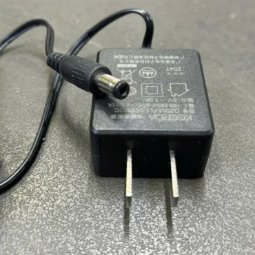 Home Full Width - Phụ Kiện Điện Tử Việt Nam Cục nguồn DC 5V-1A chân cắm tròn 5.5x2.1mm
