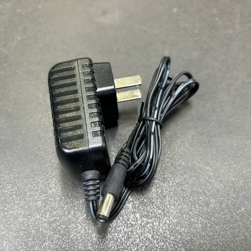 Cục nguồn DC 5V-1A chân cắm tròn 5.5x2.1mm 10