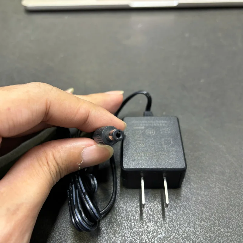 Cục nguồn DC 5V-1A chân cắm tròn 5.5x2.1mm 6