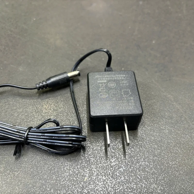 Cục nguồn DC 5V-1A chân cắm tròn 5.5x2.1mm 7