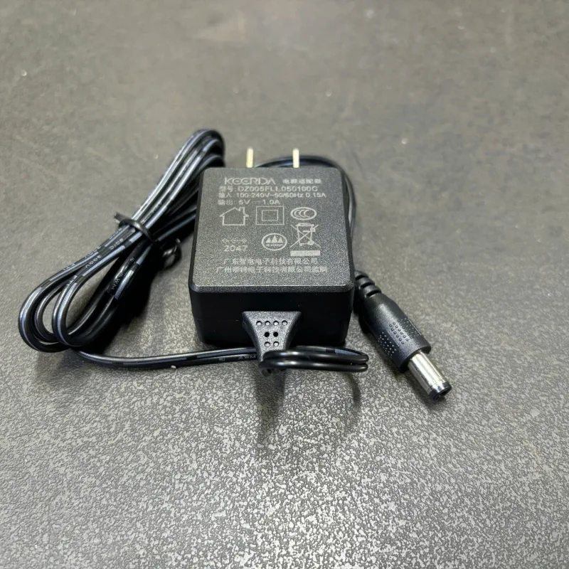 Cục nguồn DC 5V-1A chân cắm tròn 5.5x2.1mm 8