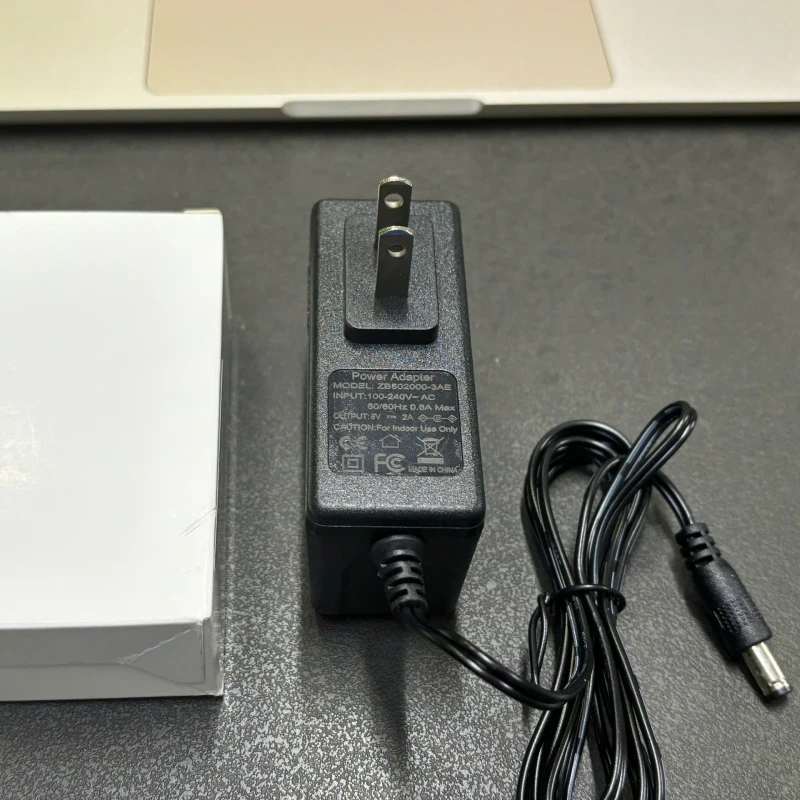 Nguồn DC 5V-2A ZB502000-3AEchân cắm tròn 5.5x2.5mm 5