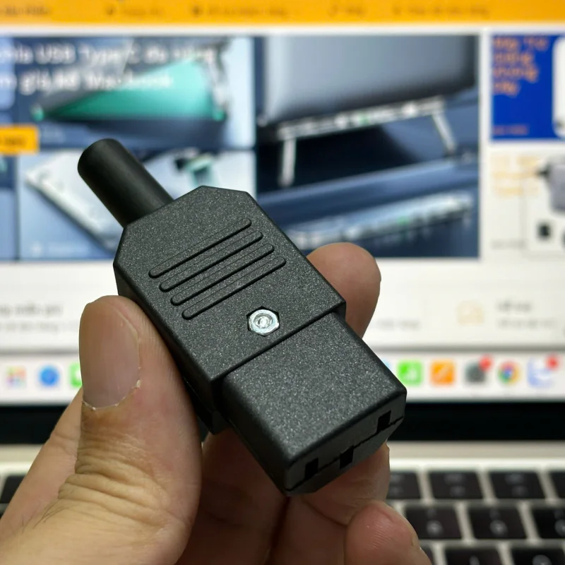 Phích cắm nguồn C13 4