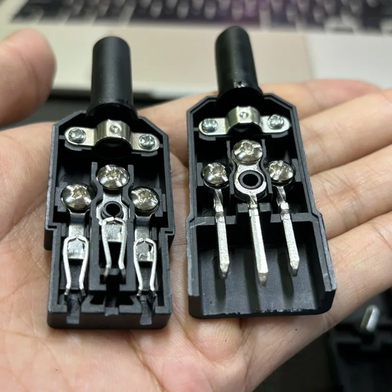 Phích cắm nguồn C13 C14 4