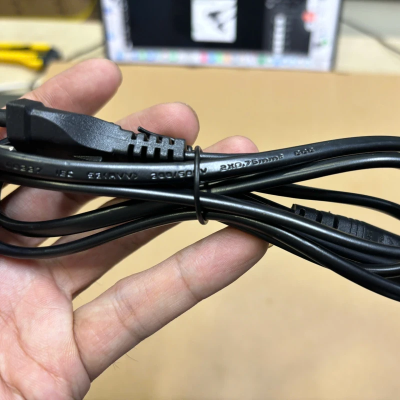 Cáp nguồn 2 chân số 8 C7 dài từ 1.5m đến 3m 4 Cáp nguồn 2 chân số 8 C7 dài từ 1.5m đến 3m 4