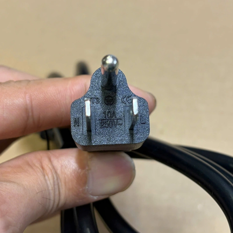Cáp nguồn 3 chân Nema 5-15P sang C13 4 Cáp nguồn 3 chân Nema 5-15P sang C13 4